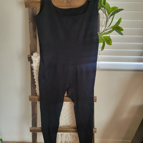 Cali Curves Snatching Bodysuit - Picture 3 of 5